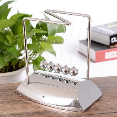 Newton's Cradle Physics Desk Toy - Image 4