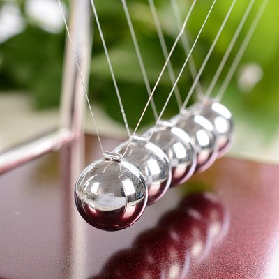 Newton's Cradle Physics Desk Toy - Image 6
